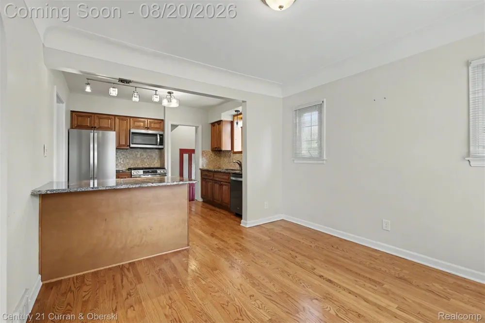 2100 Lancaster Street Grosse Pointe Woods City, MI 48236