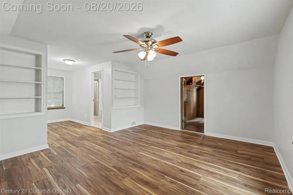2100 Lancaster Street Grosse Pointe Woods City, MI 48236
