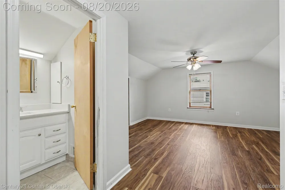 2100 Lancaster Street Grosse Pointe Woods City, MI 48236