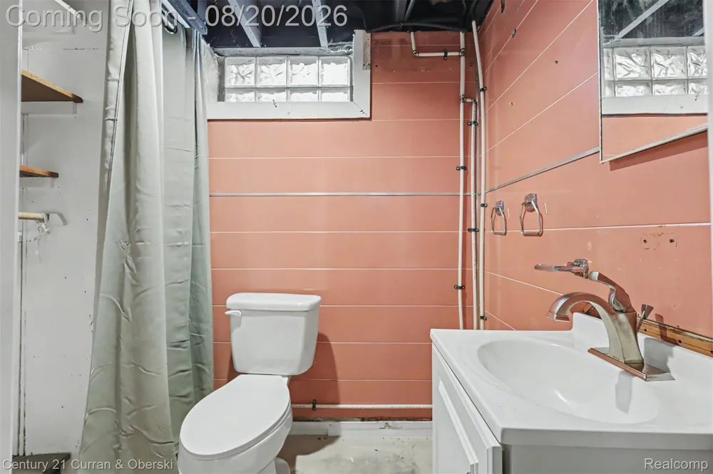 2100 Lancaster Street Grosse Pointe Woods City, MI 48236