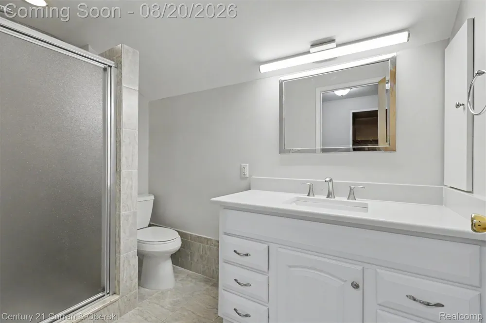 2100 Lancaster Street Grosse Pointe Woods City, MI 48236