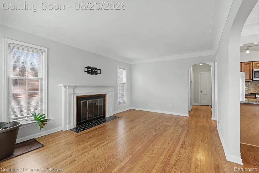 2100 Lancaster Street Grosse Pointe Woods City, MI 48236