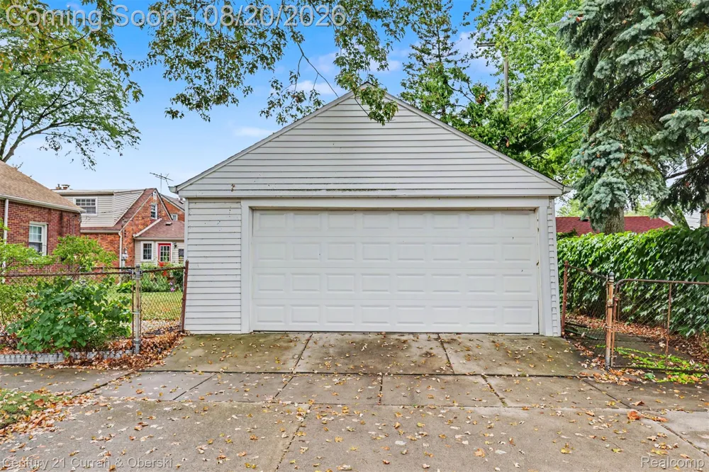 2100 Lancaster Street Grosse Pointe Woods City, MI 48236