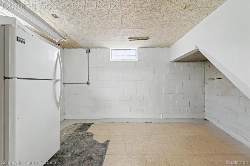 2100 Lancaster Street Grosse Pointe Woods City, MI 48236