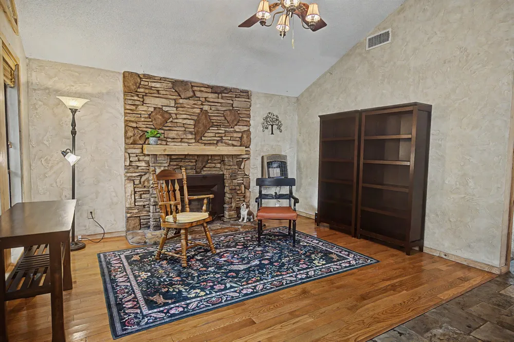209 Woodfern Glen Holly Lake Ranch, TX 75765