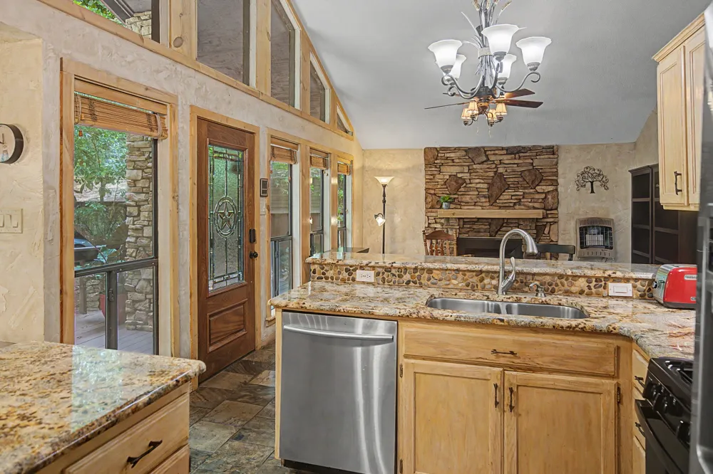 209 Woodfern Glen Holly Lake Ranch, TX 75765