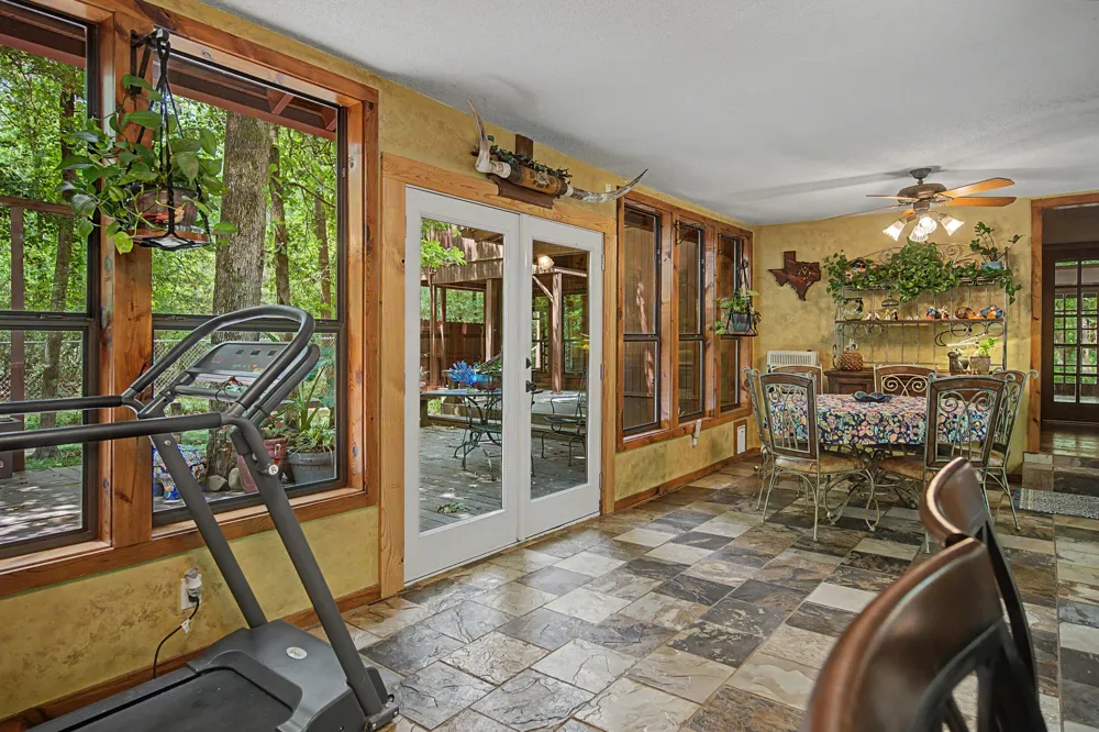 209 Woodfern Glen Holly Lake Ranch, TX 75765