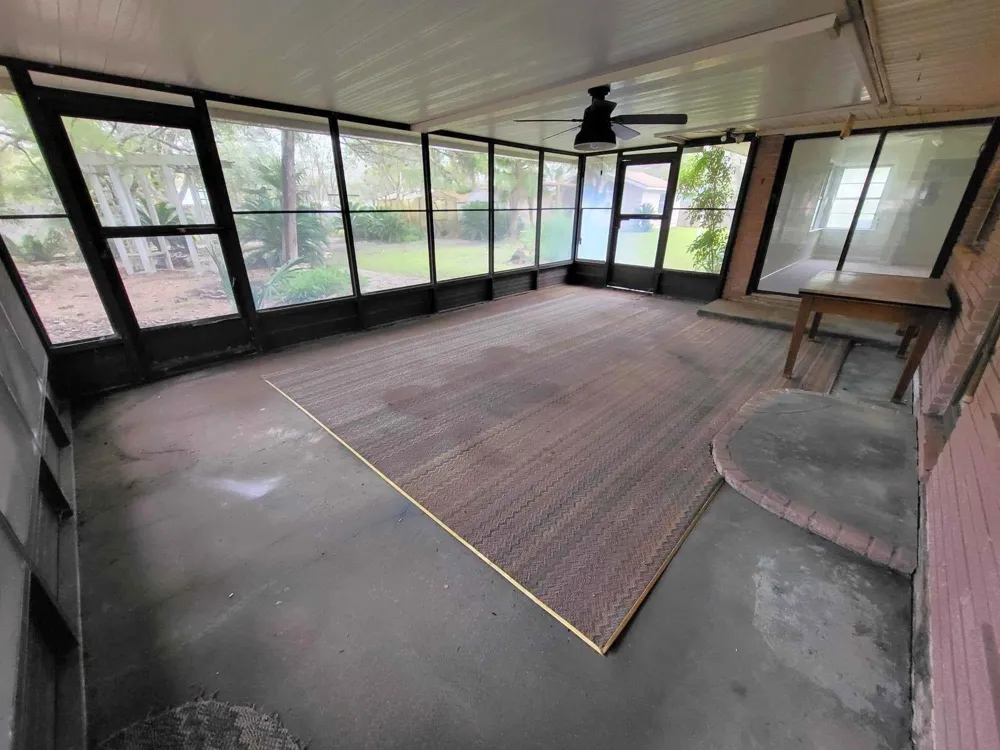 706 Maple St Sweeny, TX 77480