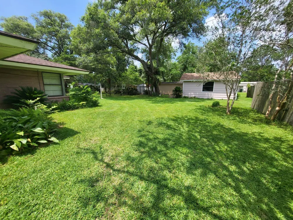 706 Maple St Sweeny, TX 77480