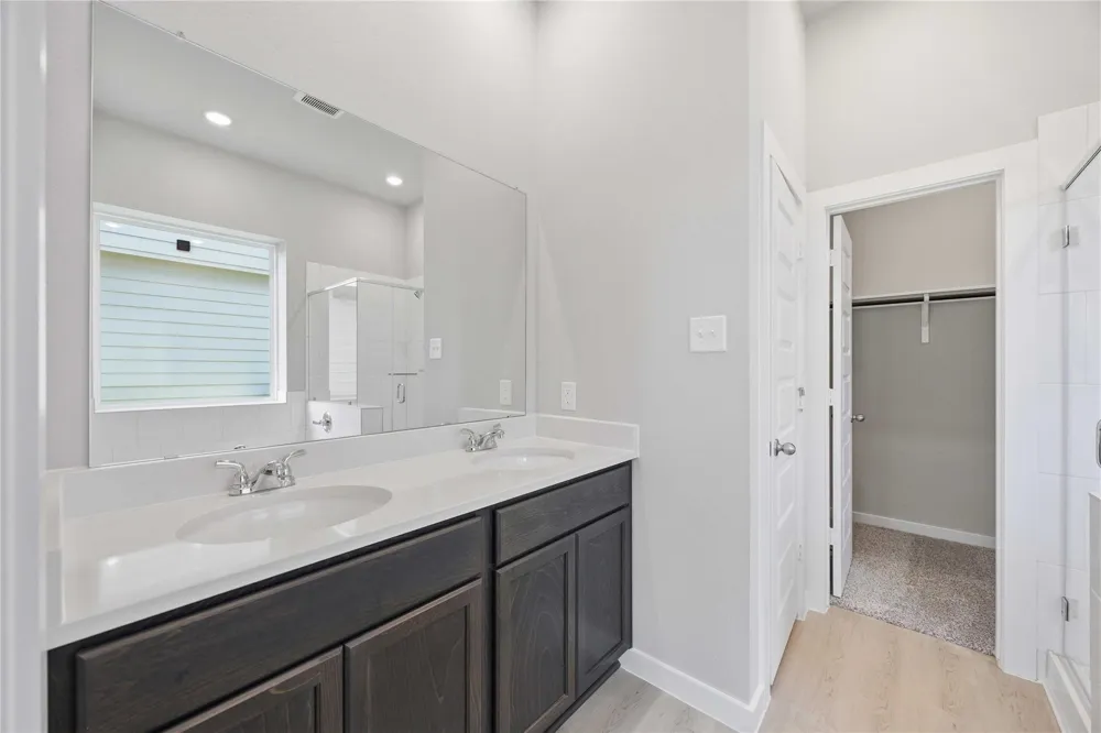1052 Lilly Lane Bellville, TX 77418