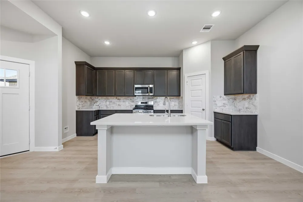 1052 Lilly Lane Bellville, TX 77418