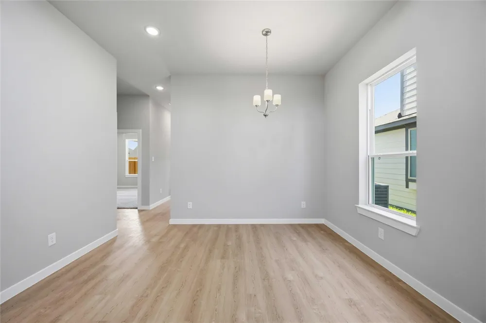 1052 Lilly Lane Bellville, TX 77418