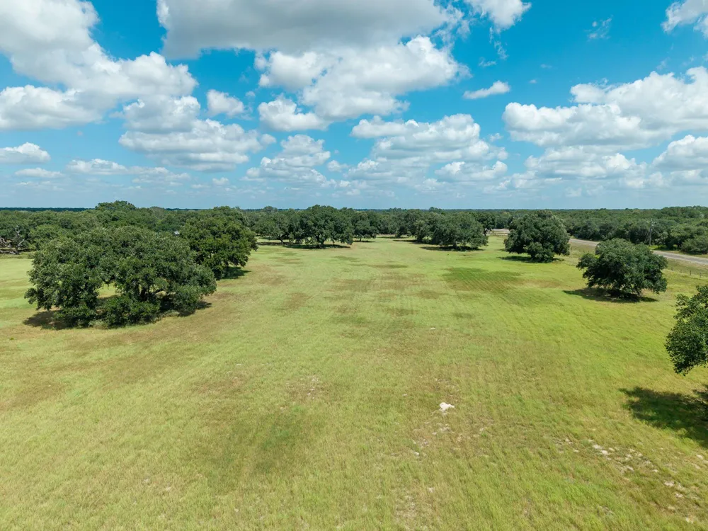 10338 Fm 2437 Hallettsville, TX 77964