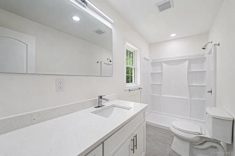 3 Cozine Road S Center Moriches, NY 11934