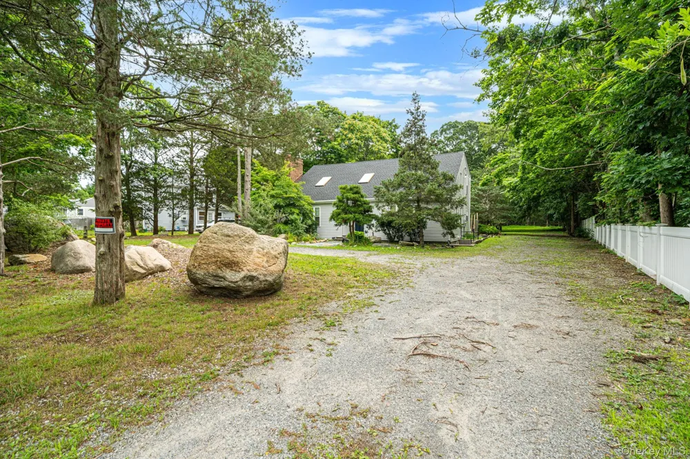 3 Cozine Road S Center Moriches, NY 11934