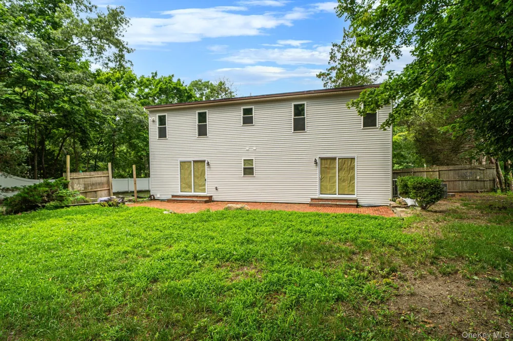 3 Cozine Road S Center Moriches, NY 11934