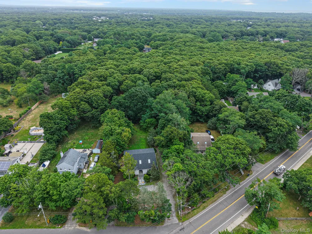 3 Cozine Road S Center Moriches, NY 11934