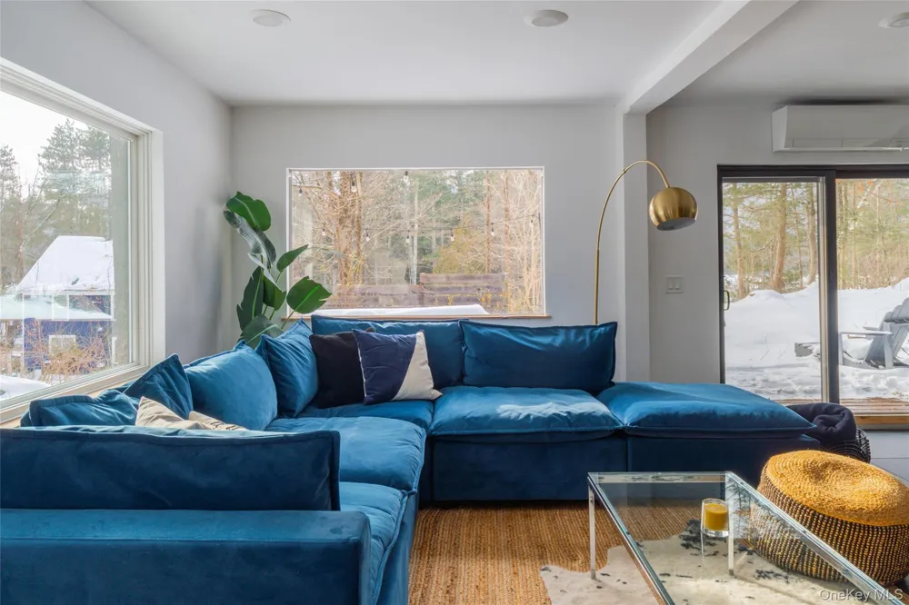 15 Lake View Drive Woodstock, NY 12448