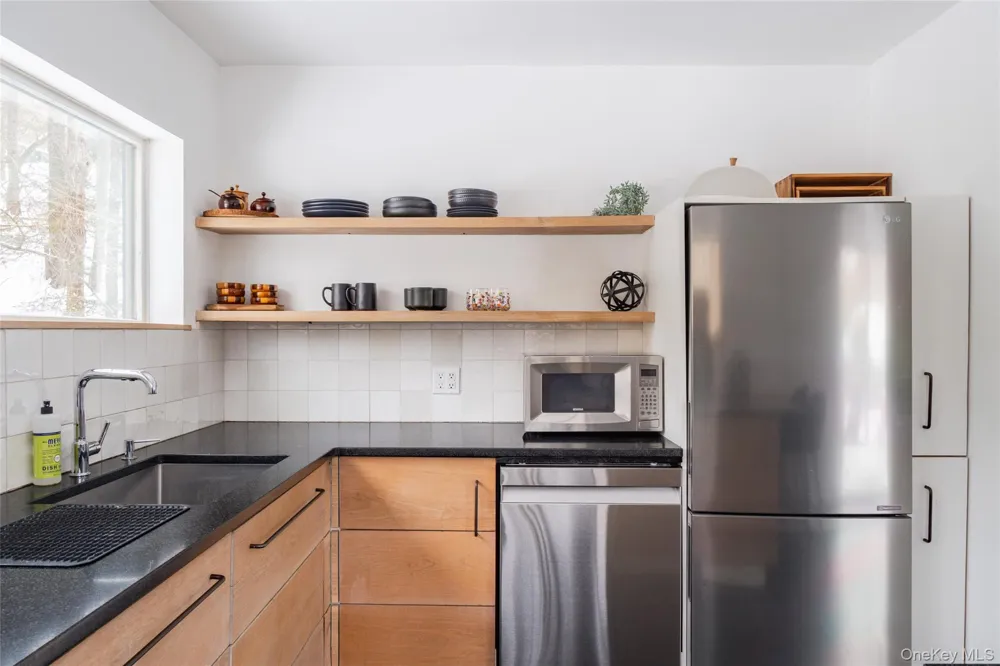 15 Lake View Drive Woodstock, NY 12448