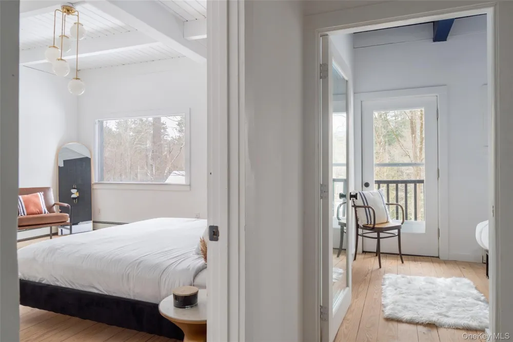 15 Lake View Drive Woodstock, NY 12448