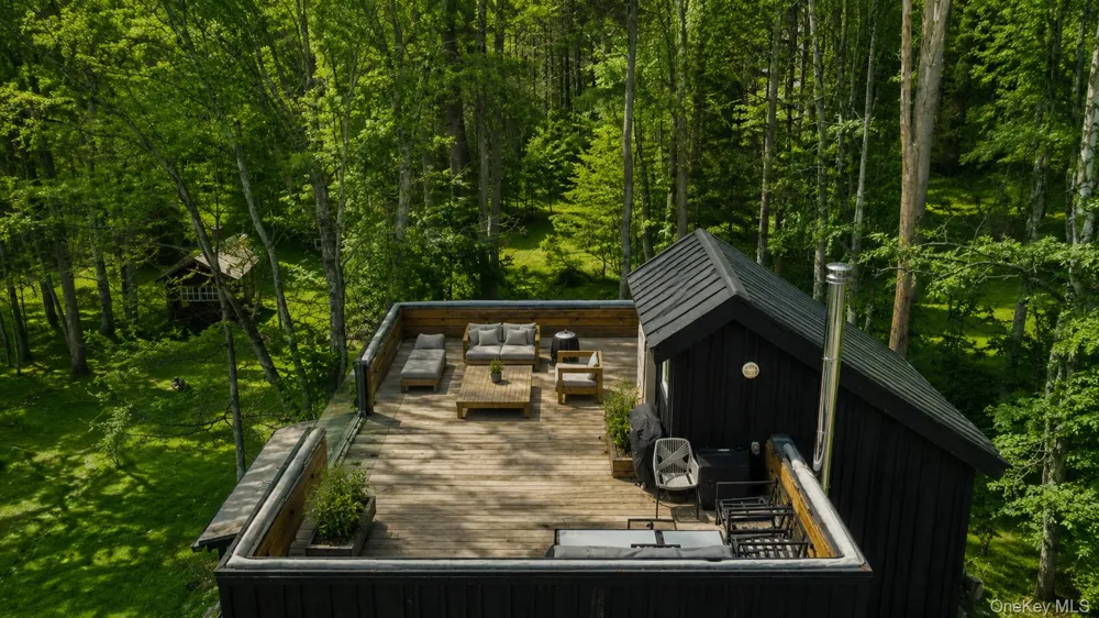 15 Lake View Drive Woodstock, NY 12448