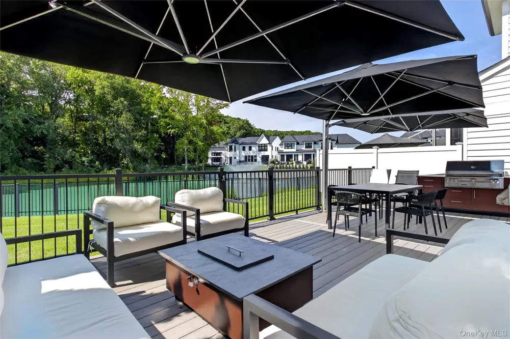 78 Three Ponds Lane E Woodbury, NY 11797