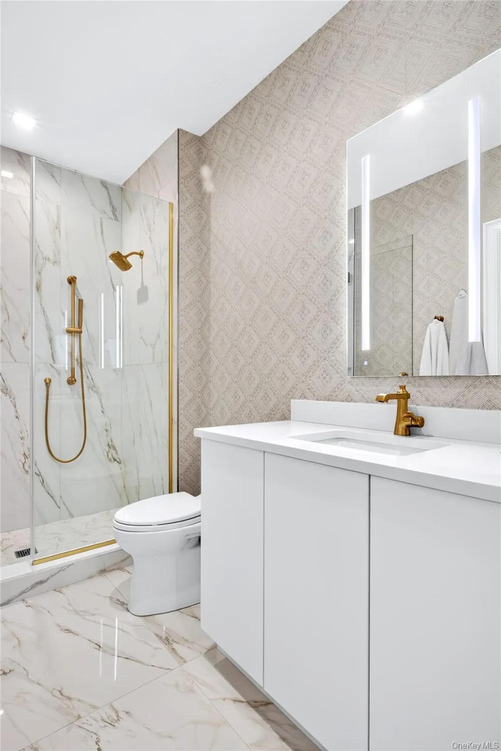 78 Three Ponds Lane E Woodbury, NY 11797
