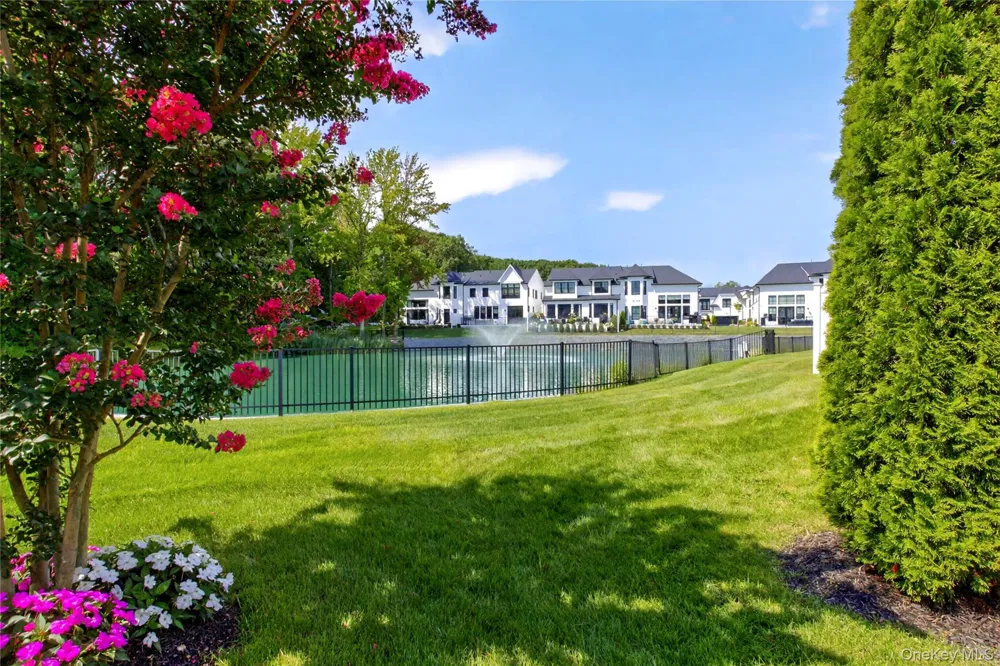 78 Three Ponds Lane E Woodbury, NY 11797