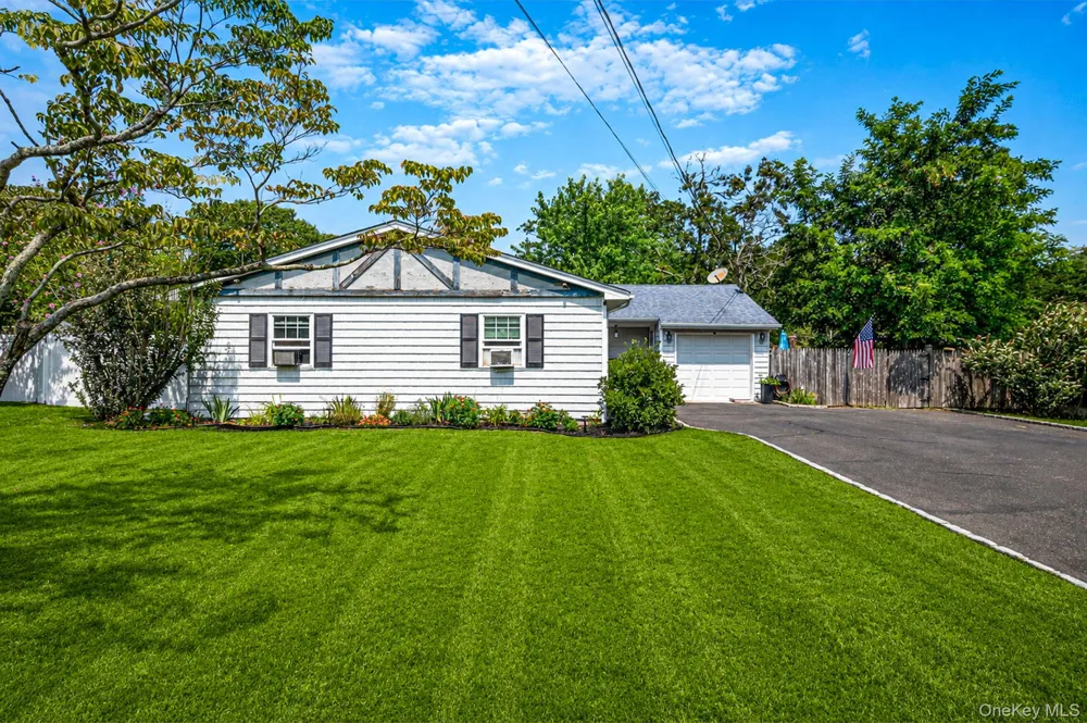 40 Elm Avenue Flanders, NY 11901