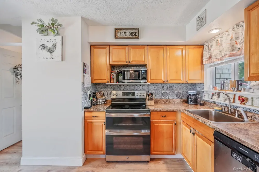40 Elm Avenue Flanders, NY 11901