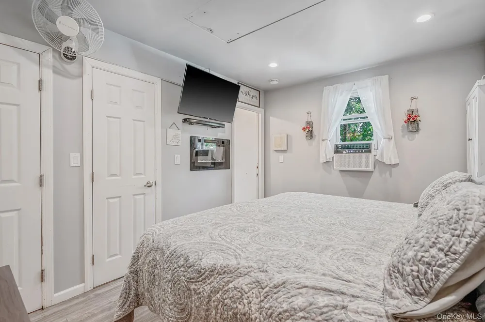 40 Elm Avenue Flanders, NY 11901