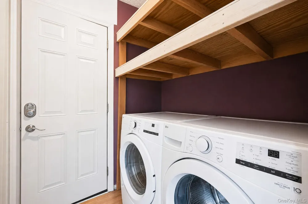 40 Elm Avenue Flanders, NY 11901