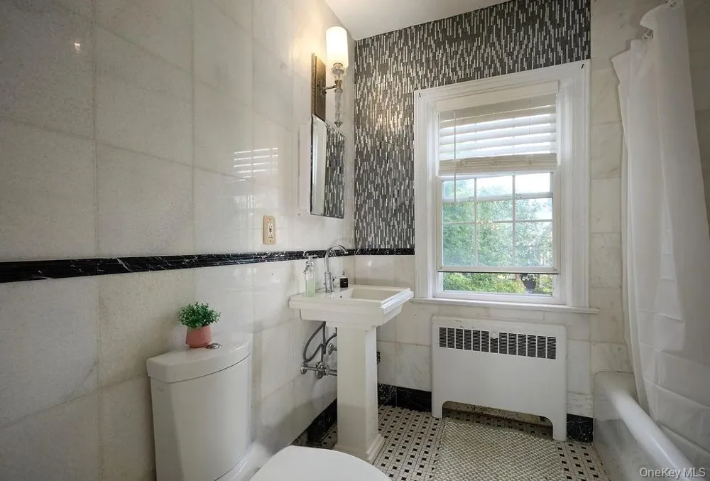 70 Frederick Place Mount Vernon, NY 10552