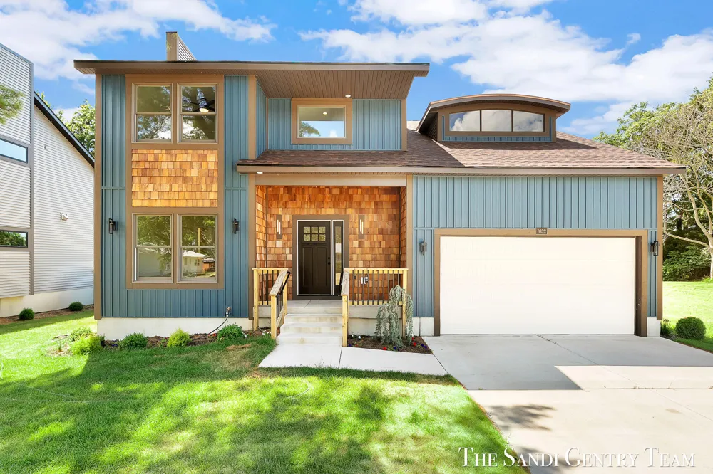 1032 Arlington Avenue Grand Haven, MI 49417