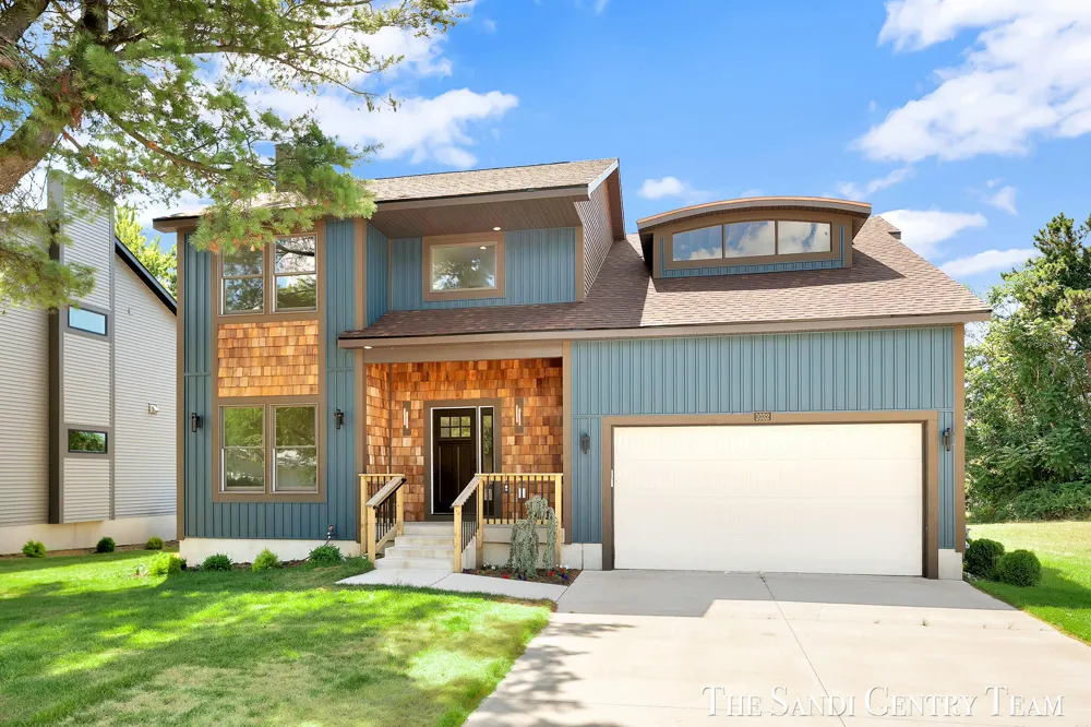 1032 Arlington Avenue Grand Haven, MI 49417