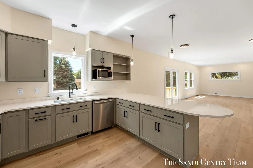 1032 Arlington Avenue Grand Haven, MI 49417