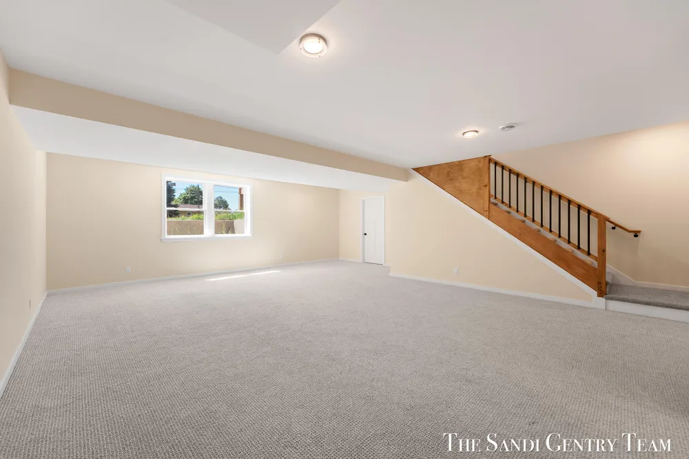 1032 Arlington Avenue Grand Haven, MI 49417