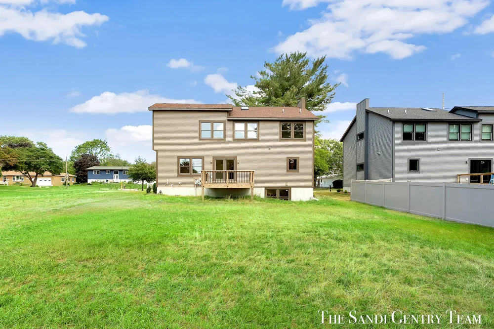1032 Arlington Avenue Grand Haven, MI 49417
