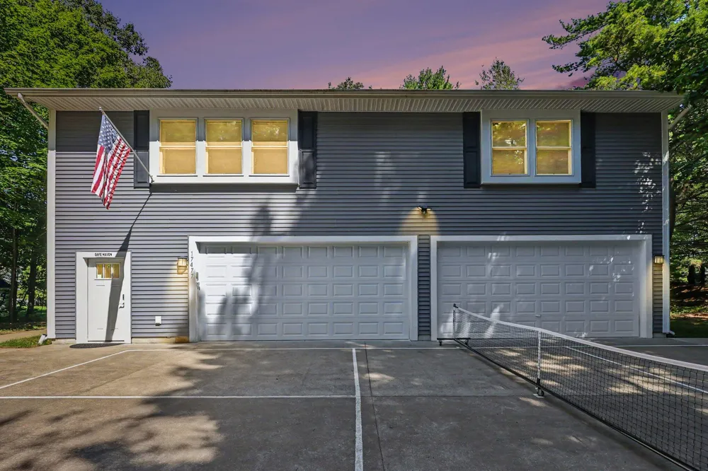 17477 Serenity Court Grand Haven, MI 49417