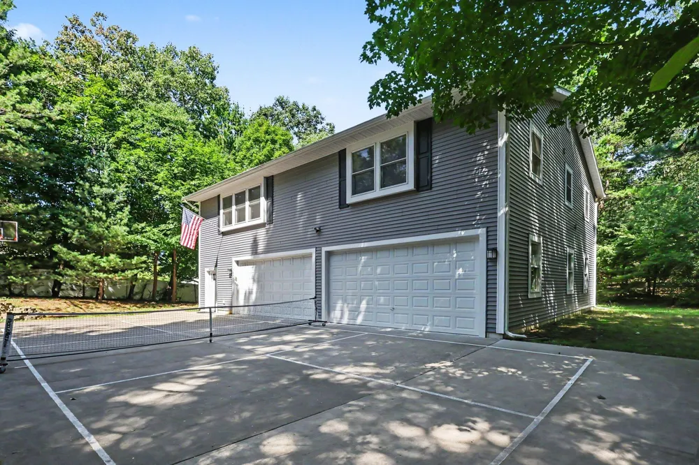 17477 Serenity Court Grand Haven, MI 49417