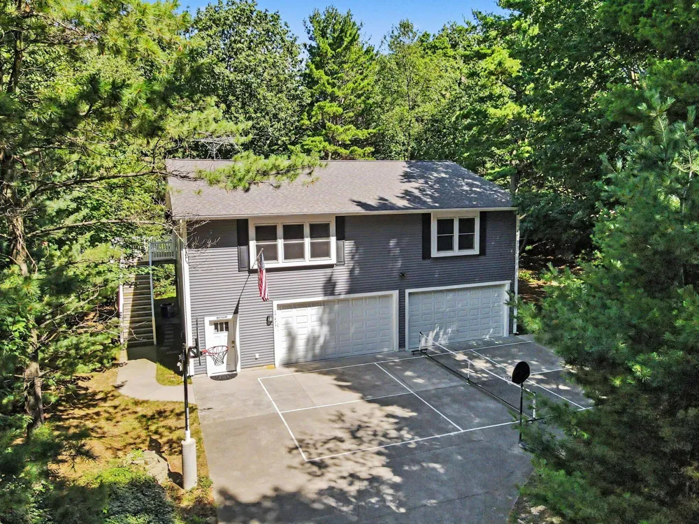 17477 Serenity Court Grand Haven, MI 49417