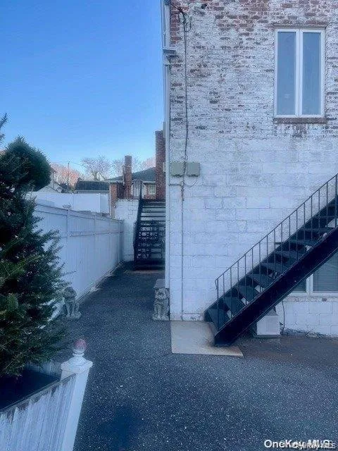 191 Birch Hill Rd #3 Locust Valley, NY 11560