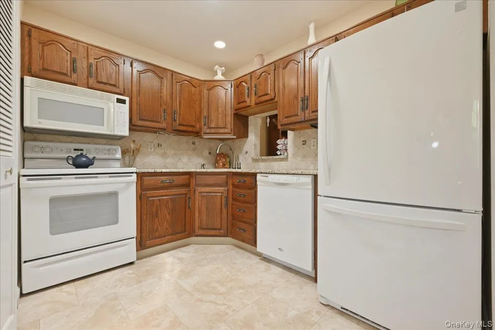 90 Knolls Drive Stony Brook, NY 11790