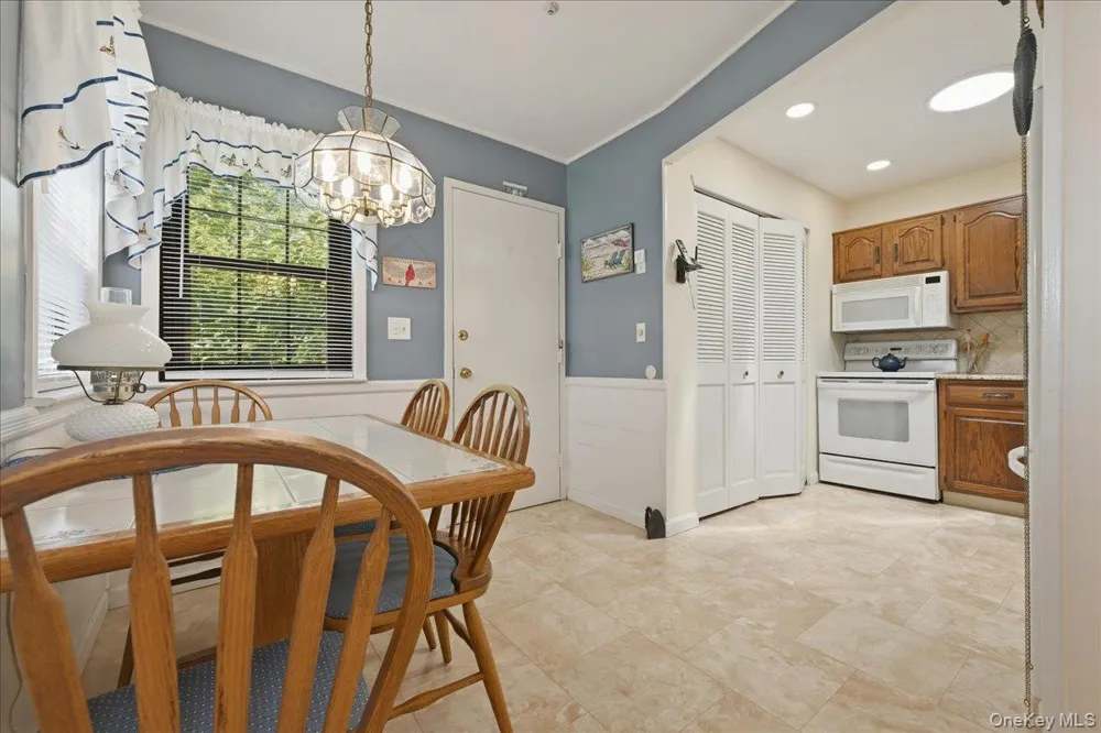 90 Knolls Drive Stony Brook, NY 11790
