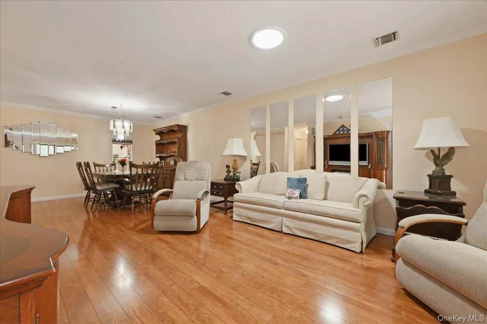 90 Knolls Drive Stony Brook, NY 11790