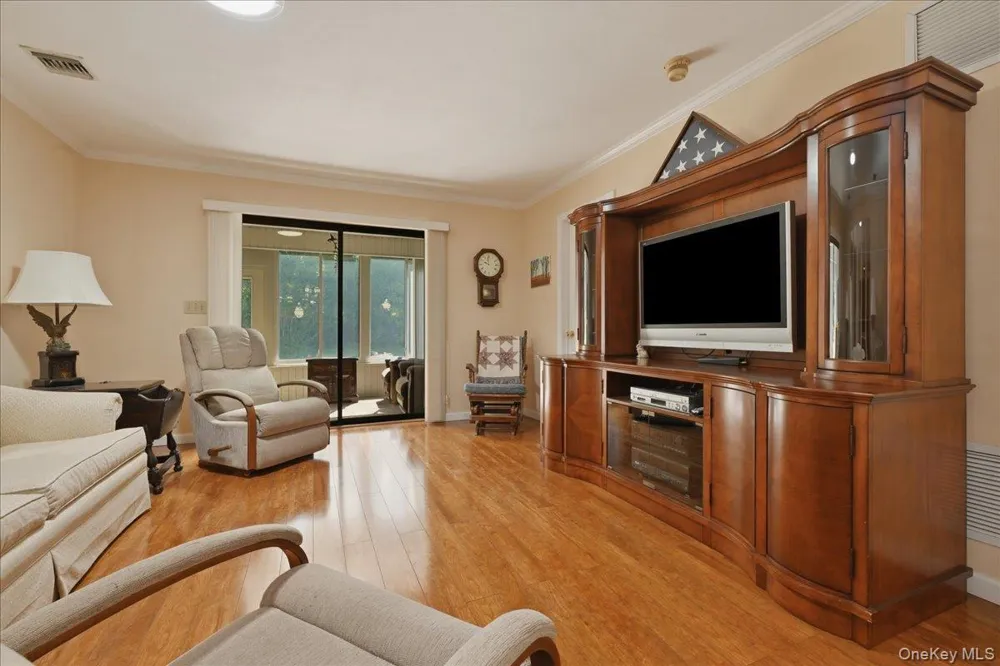 90 Knolls Drive Stony Brook, NY 11790