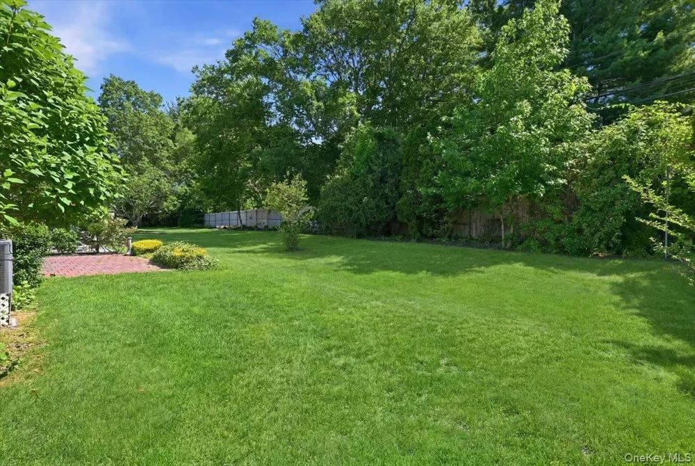 90 Knolls Drive Stony Brook, NY 11790