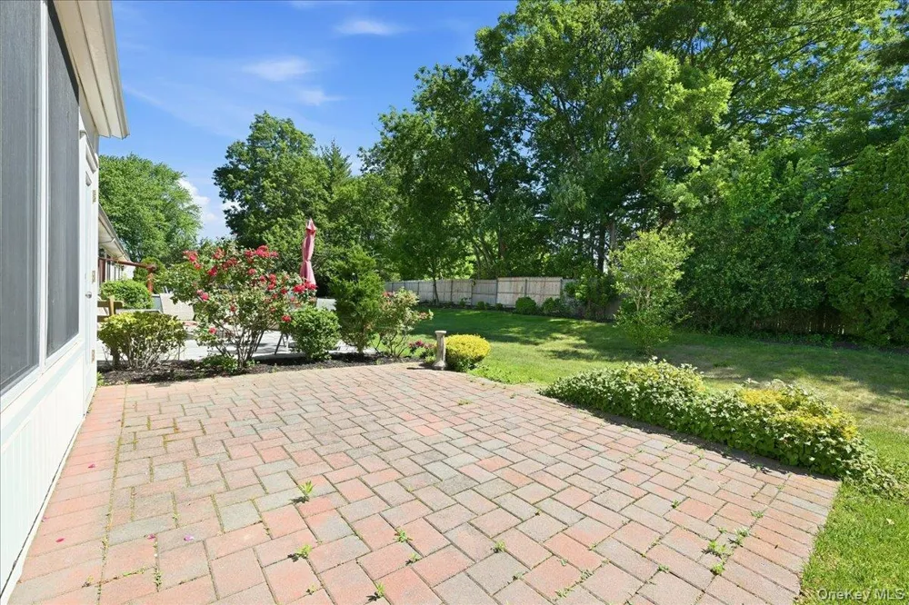 90 Knolls Drive Stony Brook, NY 11790