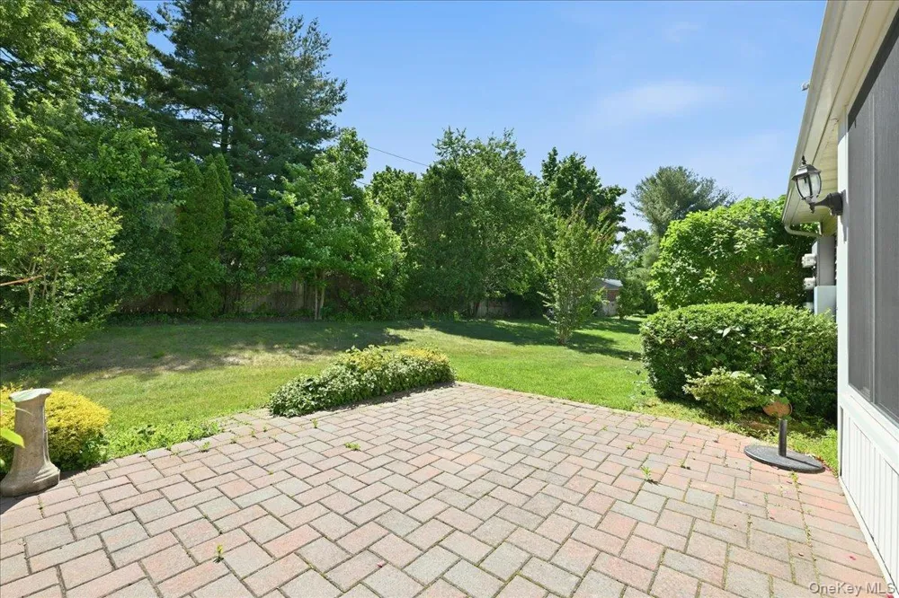 90 Knolls Drive Stony Brook, NY 11790