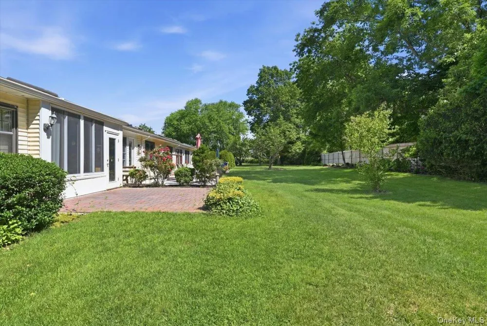 90 Knolls Drive Stony Brook, NY 11790